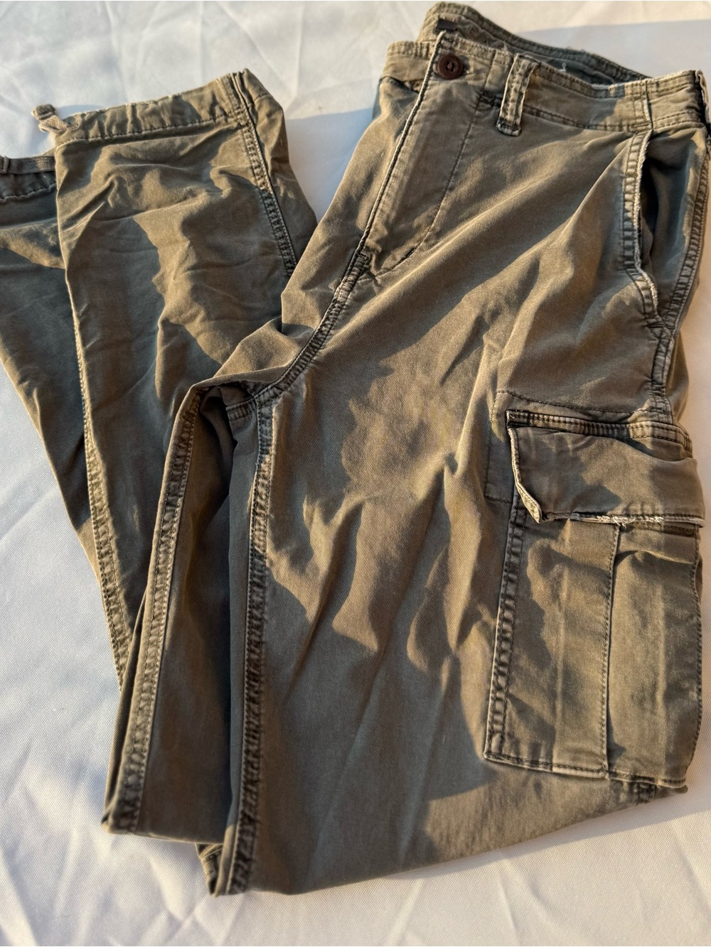 American Eagle Cargo Pants in Olive Green - men’s 32x34